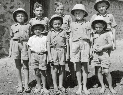 Źródło zdjęcia: https://wycieczkinakresy.wordpress.com/2014/04/20/polskie-dzieci-maharadzy-indyjskie-losy-sierot-uratowanych-ze-zwiazku-radzieckiego/